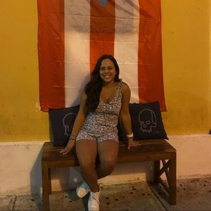 Meet your Posher, Claudia